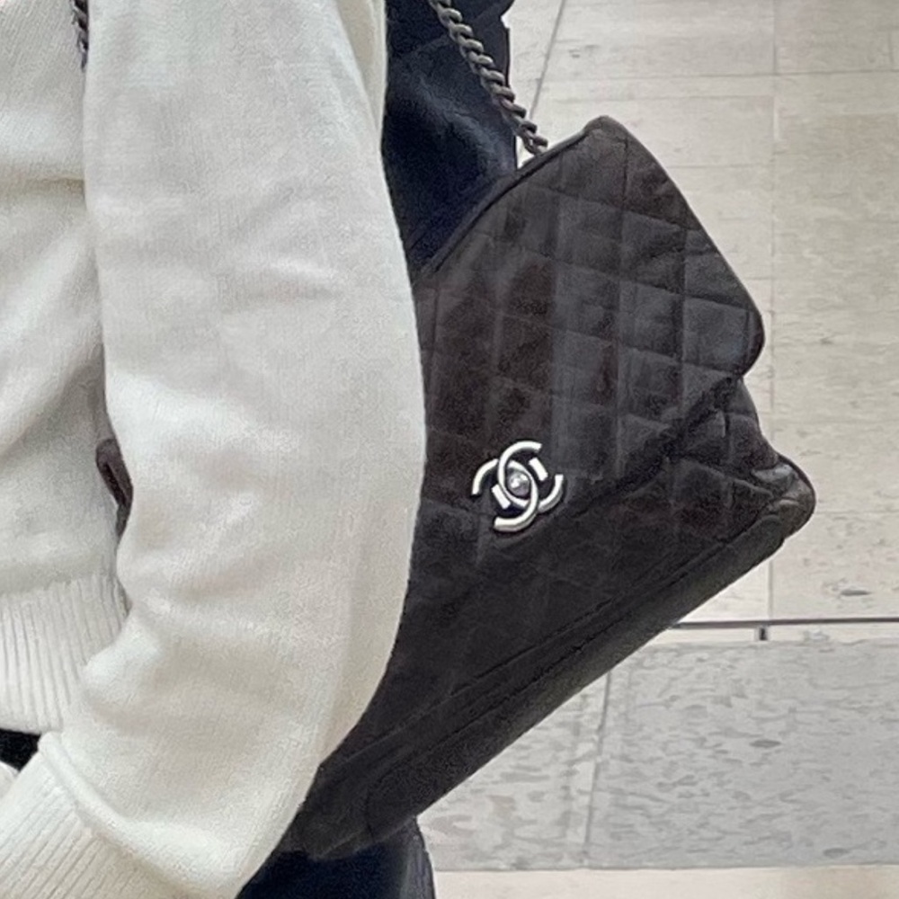 Chanel aged leather crossbody bag